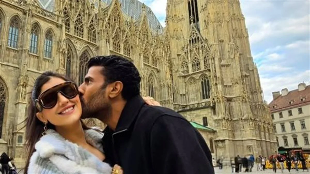 إطلالة براج.. تفاصيل رحلة مي عمر ومحمد سامي في التشيك